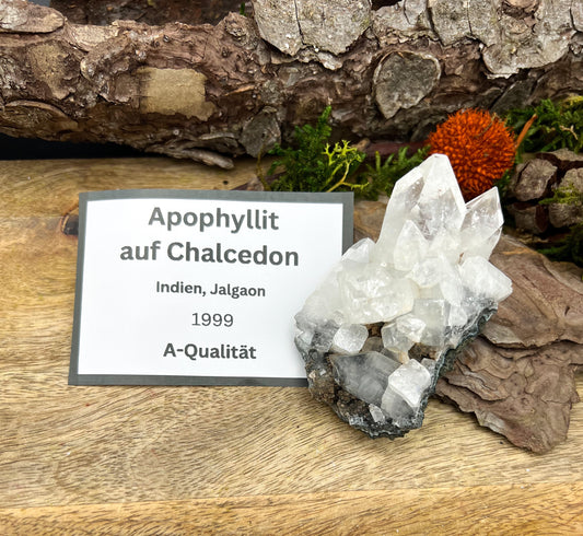 Seltener Apophyllit auf Chalcedon Cluster, Altfund 1999