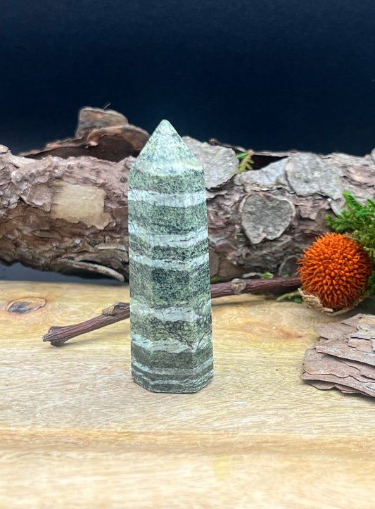 Flashy Silberauge - Chrysotil-Serpentin Obelisk - Einzelstück, Unikat