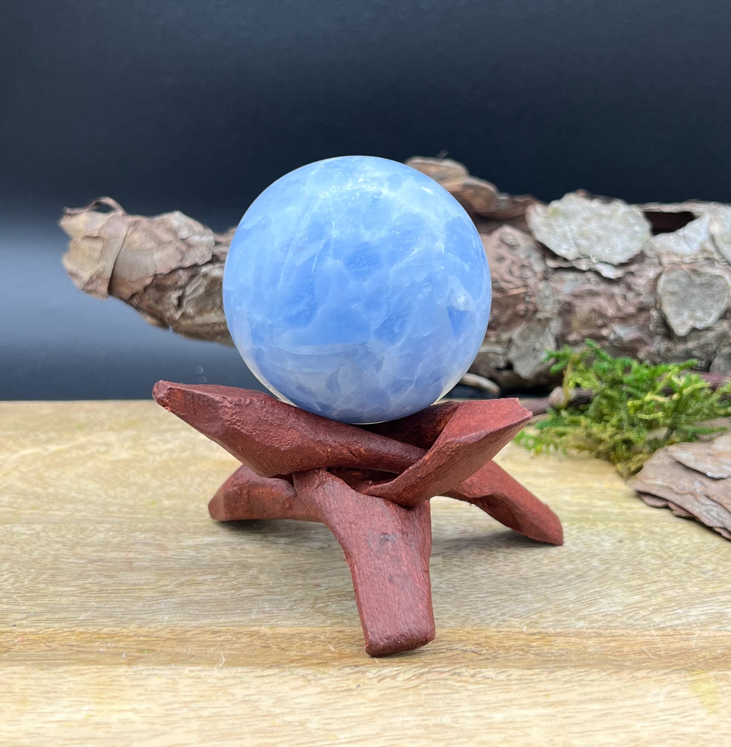 Blaue Calcit Sphere / Kristallkugel